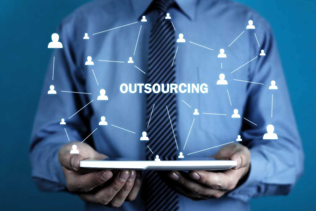 Selecting Right 3PL for Outsourcing Logistics